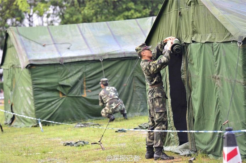 文峰充气迷彩帐篷